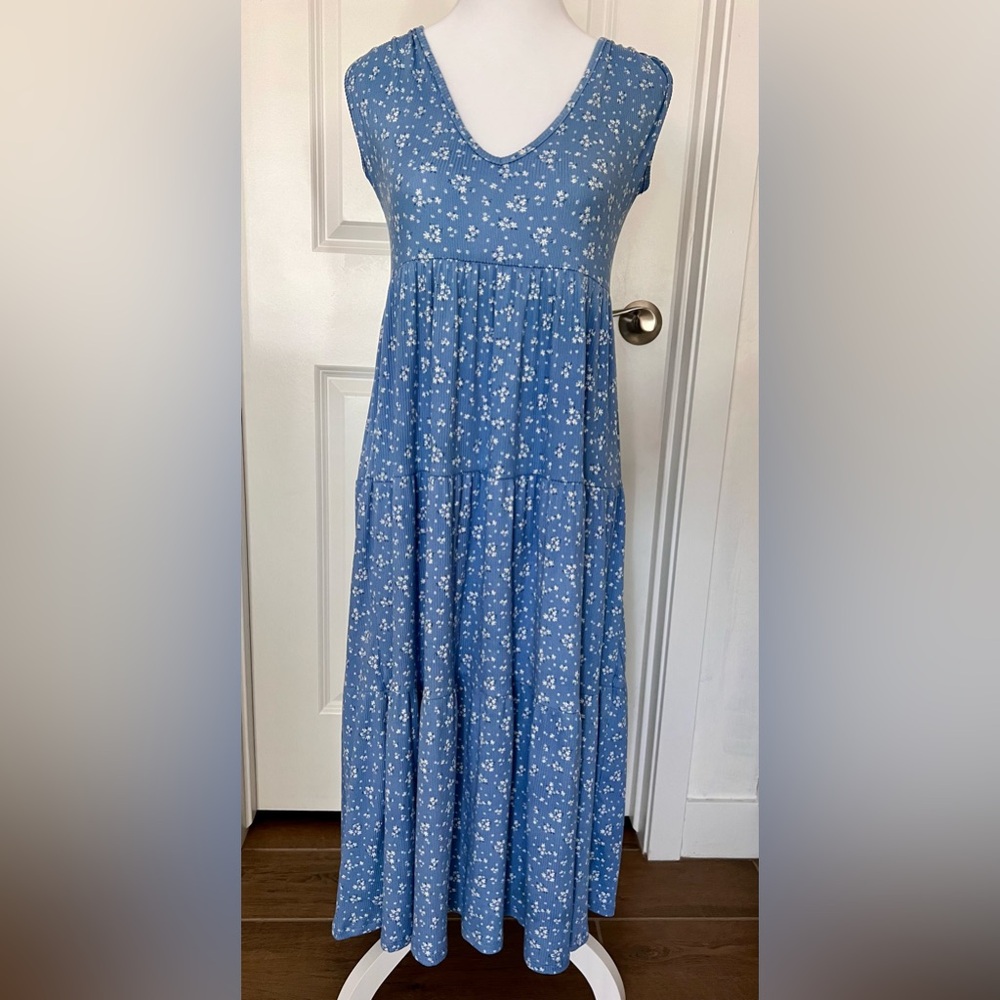 Jessica Simpson blue floral maxi dress